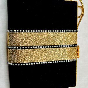 Vintage Elegance for Every Occasion: Black Velvet Handbag